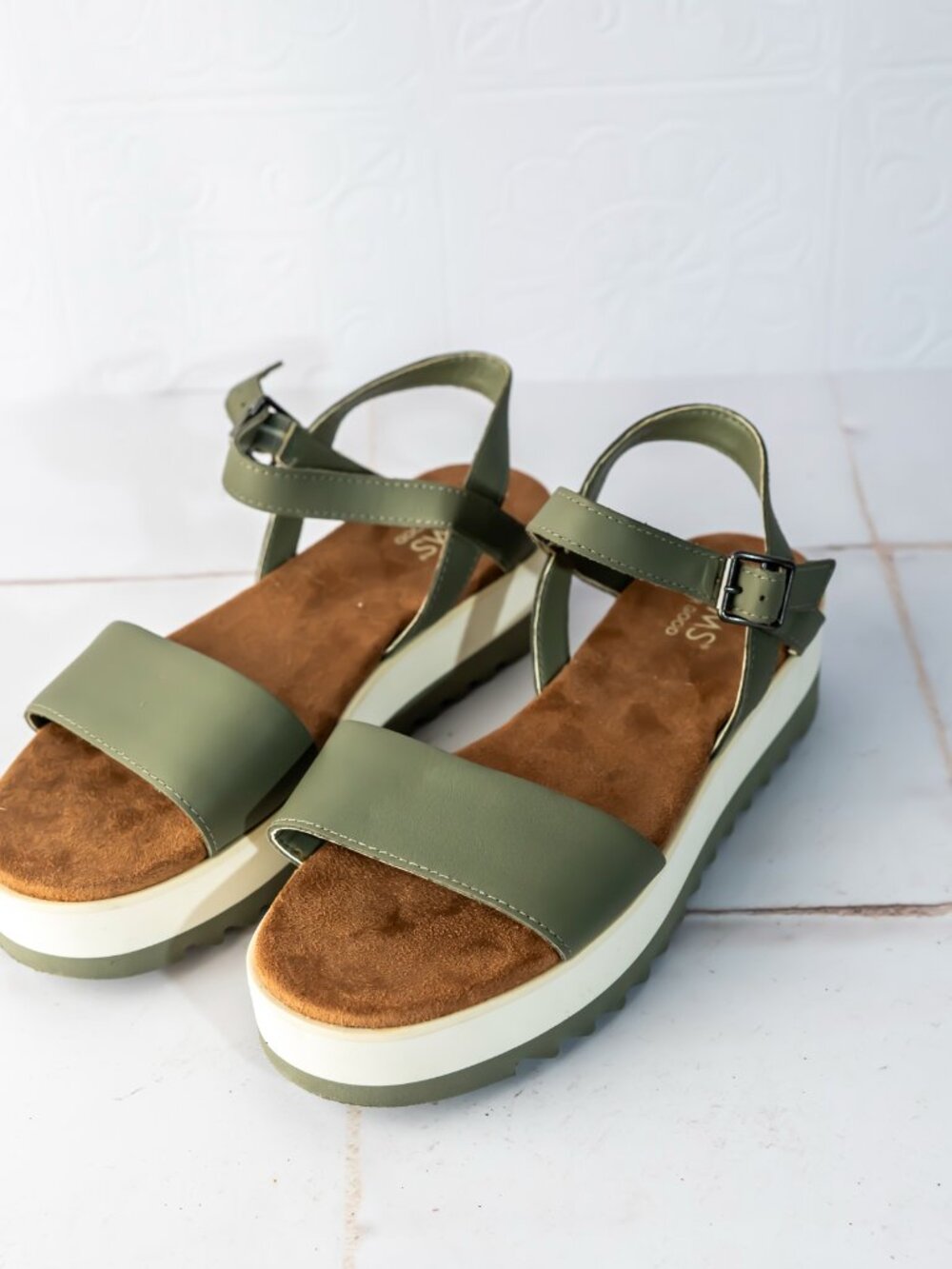 Toms Sandals Size 7 NWOT